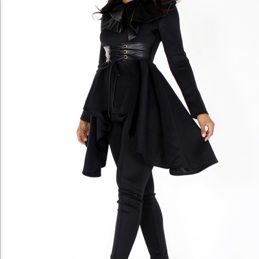 A-line blouse with back zip. Black or Wine - Picture 4 of 4